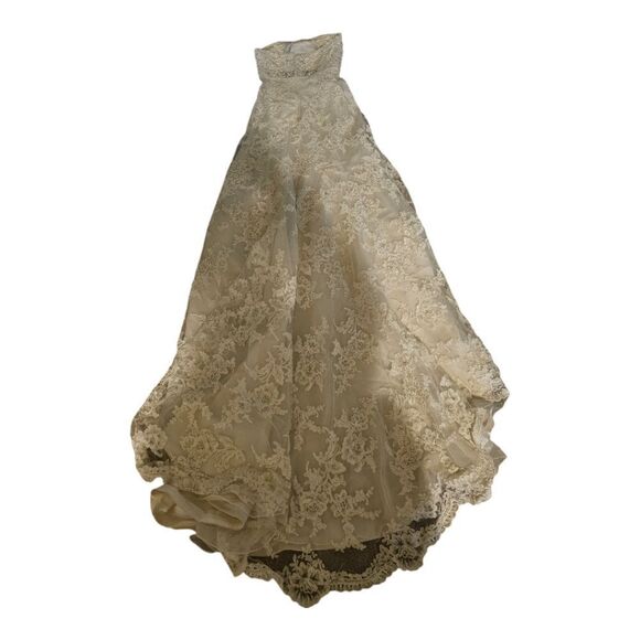 DAVID TUTERA Ivory Lace Beaded Wedding Dress - Size 8‎ - Picture 2 of 12